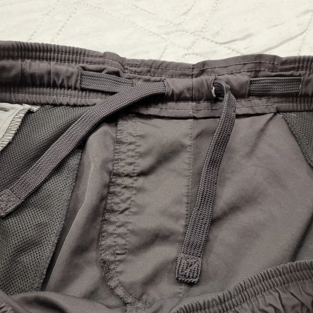 Nike gray tag pull on basketball cargo shorts‎ size M (waist 35)